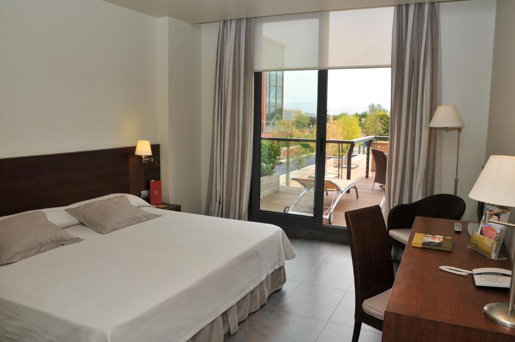 Hotel Barcelona Golf Resort 4 Sup Sant Esteve Sesrovires Zimmer foto